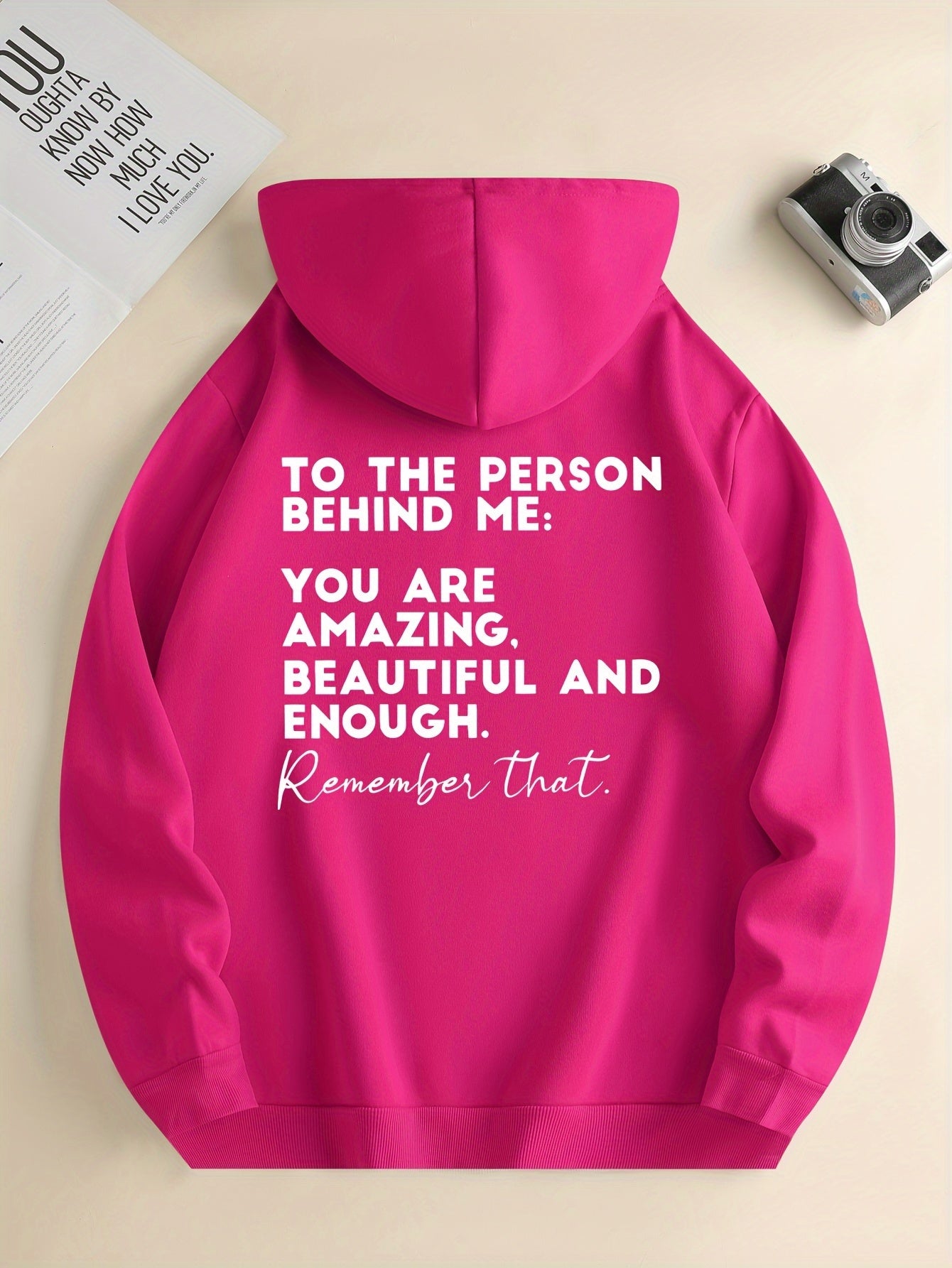 Modieuze Zwarte Herenhoodie met Inspirerende Opdruk en Trekkoord, Kangoeroezak, Comfortabele Casual Herfst/Winterkleding, Herfst-Winter Kledingstuk | Inspirerende Hoodie