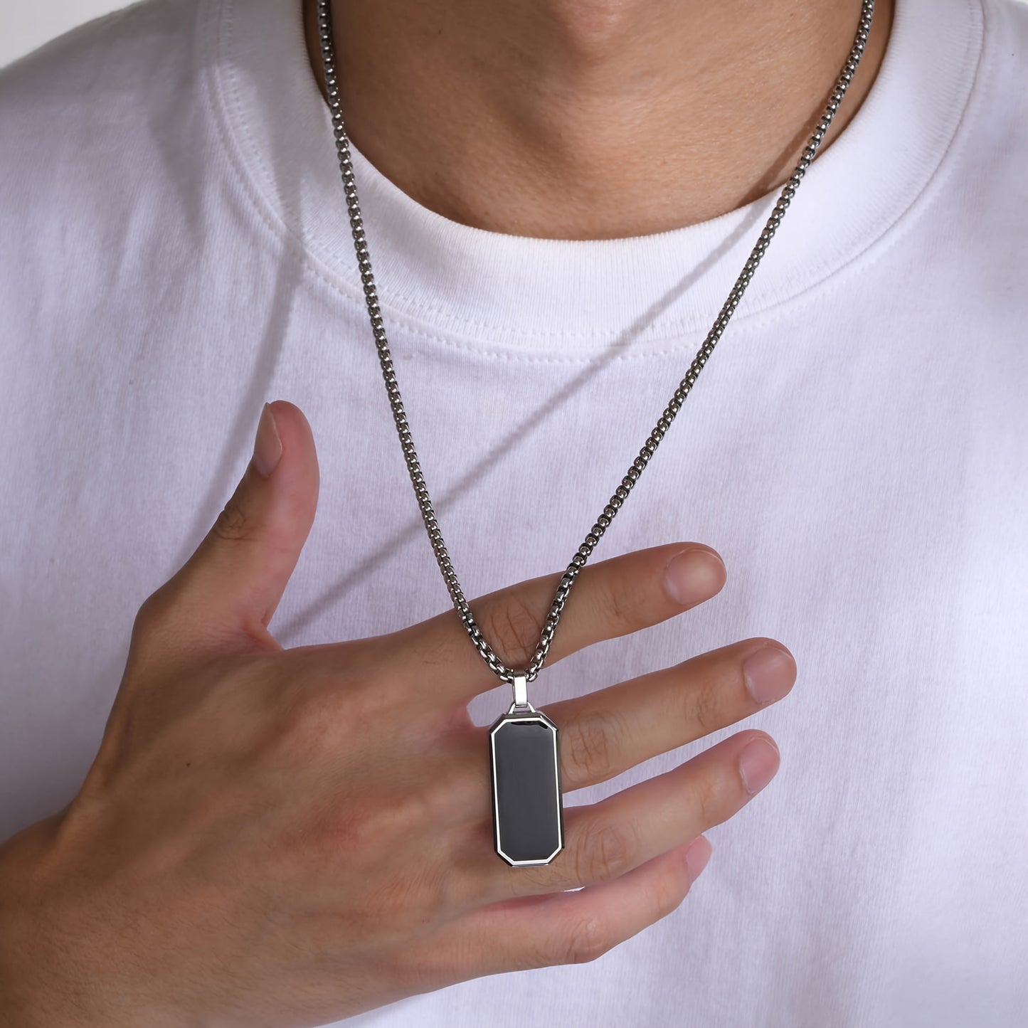 1 stuk Elegante Herenketting van Roestvrij Staal met Strakke Zwarte Emaille Geometrische Hanger - Duurzaam 201 Roestvrij Staal, Ideaal Persoonlijk Geschenk voor Hem