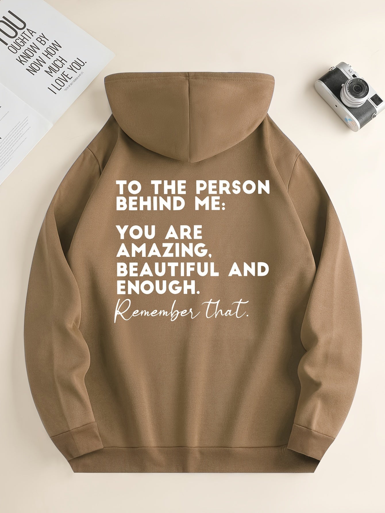 Modieuze Zwarte Herenhoodie met Inspirerende Opdruk en Trekkoord, Kangoeroezak, Comfortabele Casual Herfst/Winterkleding, Herfst-Winter Kledingstuk | Inspirerende Hoodie