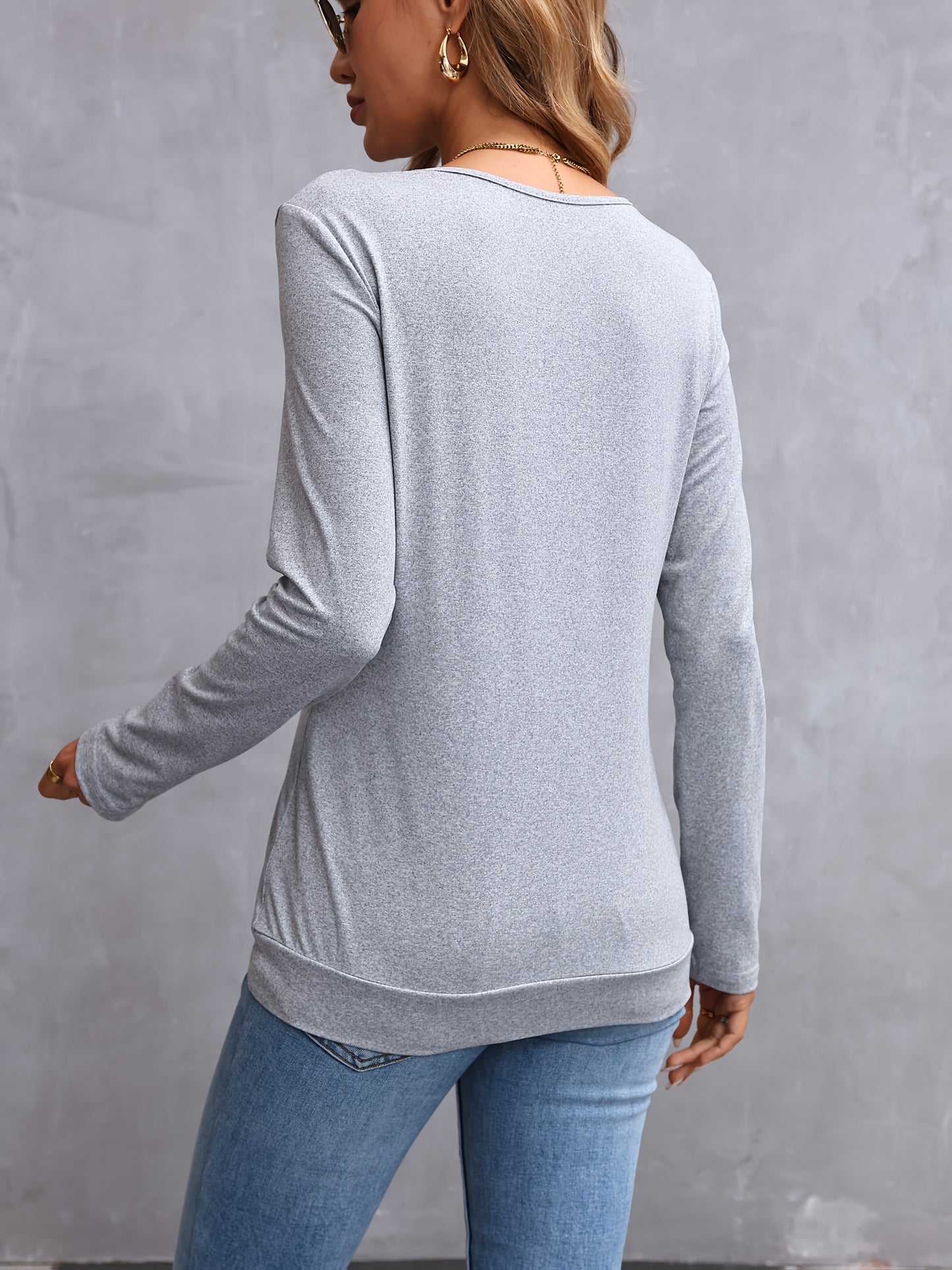 Elegante dames v-hals t-shirt met lange mouwen en knoopdetail - 100% polyester breisel, tinta unita, normale lengte voor lente en herfst