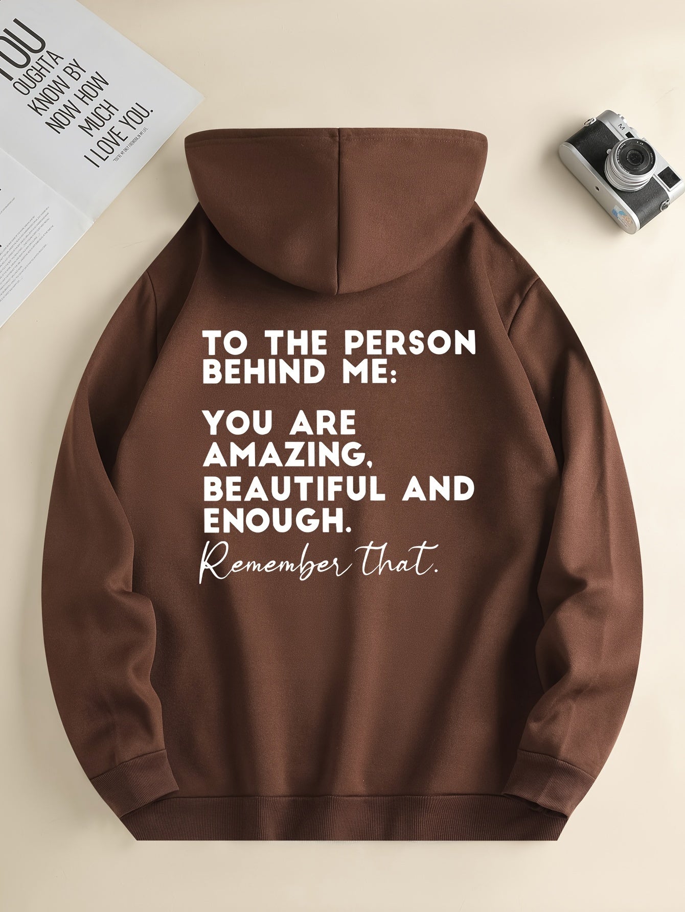 Modieuze Zwarte Herenhoodie met Inspirerende Opdruk en Trekkoord, Kangoeroezak, Comfortabele Casual Herfst/Winterkleding, Herfst-Winter Kledingstuk | Inspirerende Hoodie