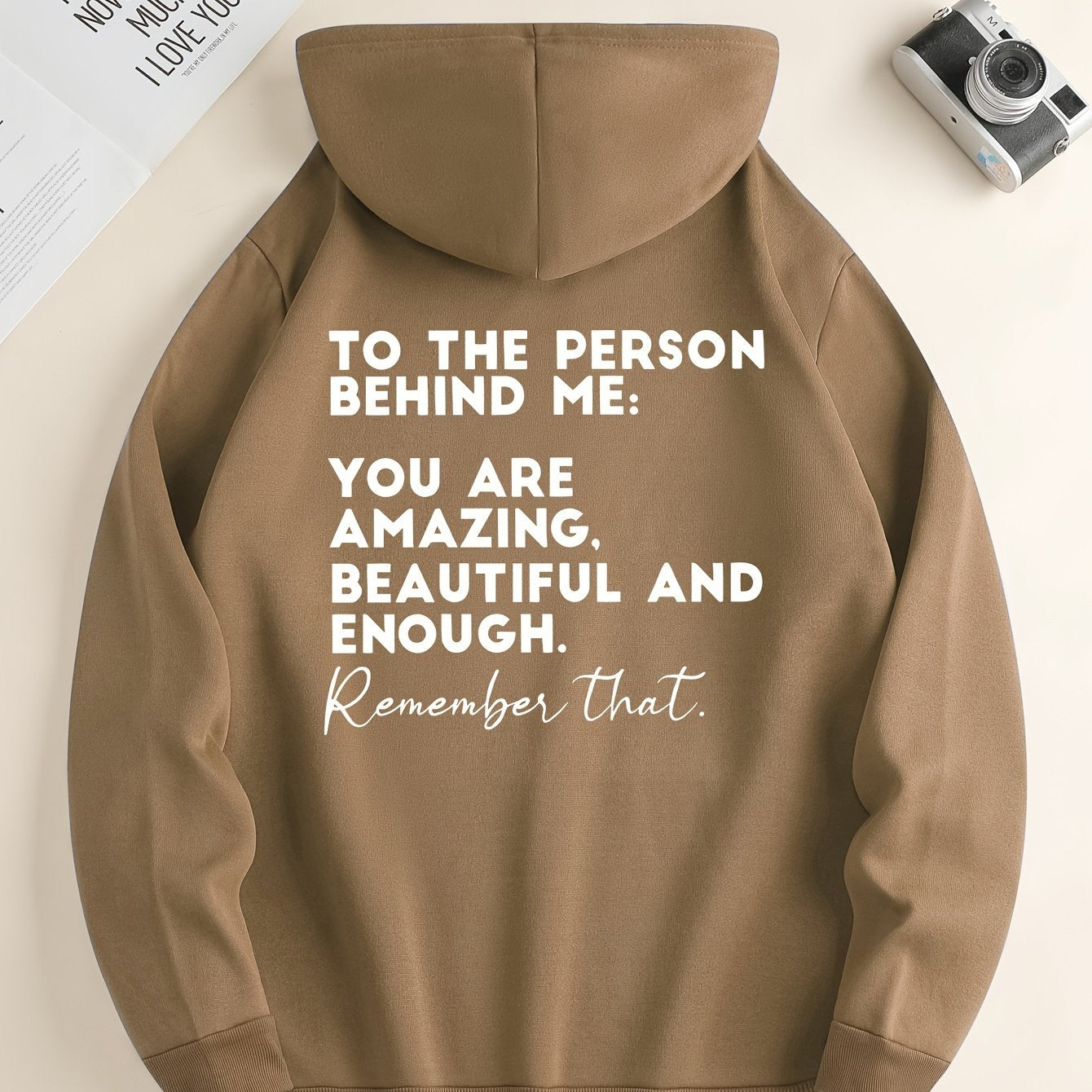 Modieuze Zwarte Herenhoodie met Inspirerende Opdruk en Trekkoord, Kangoeroezak, Comfortabele Casual Herfst/Winterkleding, Herfst-Winter Kledingstuk | Inspirerende Hoodie