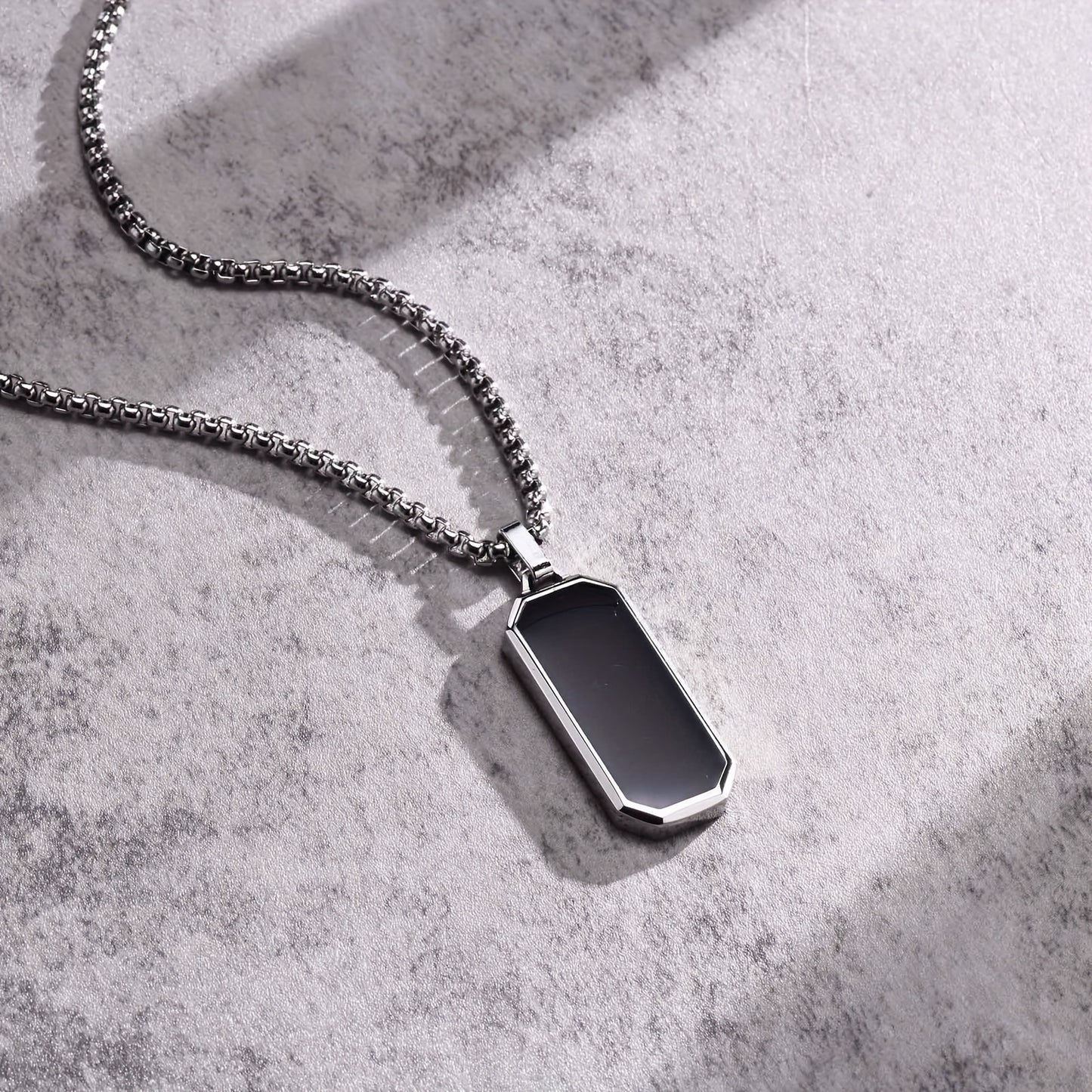 1 stuk Elegante Herenketting van Roestvrij Staal met Strakke Zwarte Emaille Geometrische Hanger - Duurzaam 201 Roestvrij Staal, Ideaal Persoonlijk Geschenk voor Hem