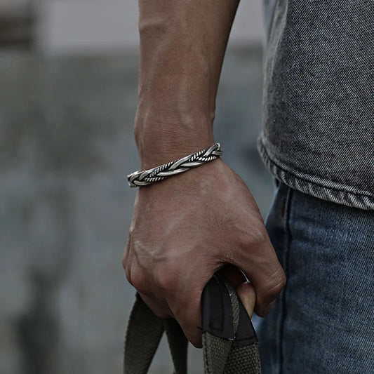 Twisted Titan Craft Armband