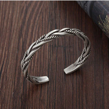Twisted Titan Craft Armband